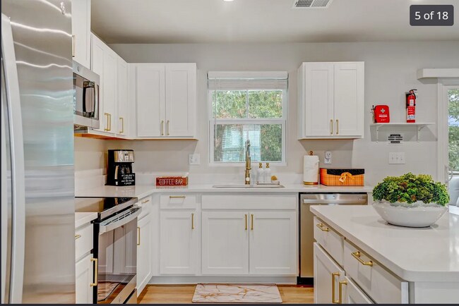 Foto del edificio - 1001 Cyprus Ct