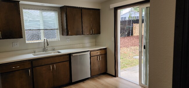 Building Photo - 9330 Holly Dr
