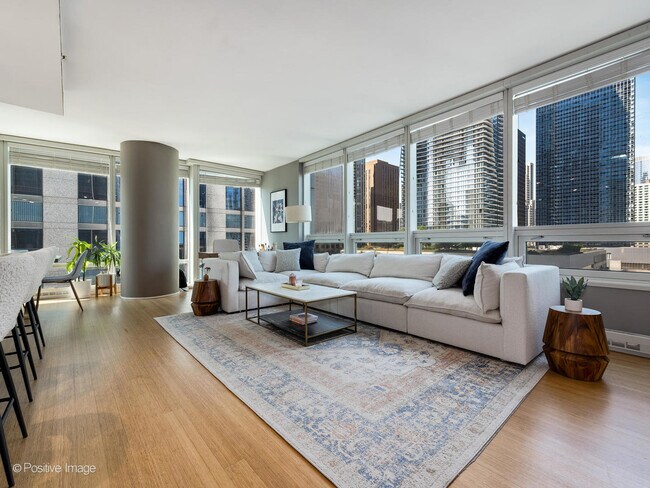 Foto del edificio - 340 E Randolph St