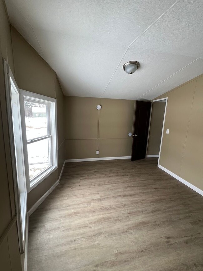 Building Photo - 1582 Hill Rd