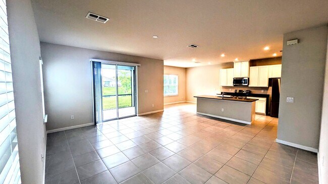 Foto del edificio - Annual UNfurnished NEW 4/ 2 1/2 home off State Route-70 in Bradenton