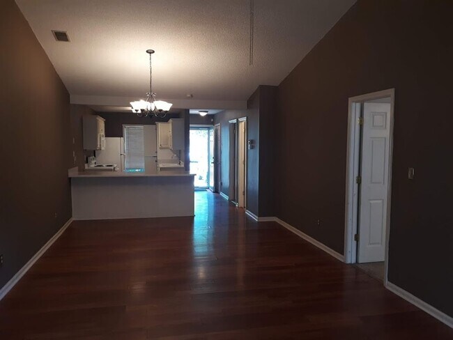 Foto del edificio - Delightful Two Bedroom Two Full Bath Home!