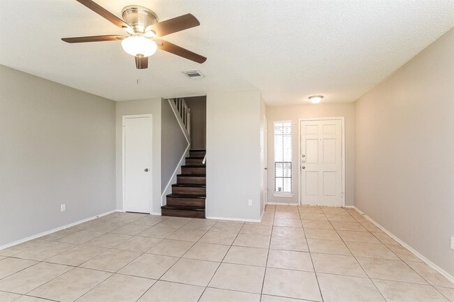 Building Photo - 15310 Appleridge Dr