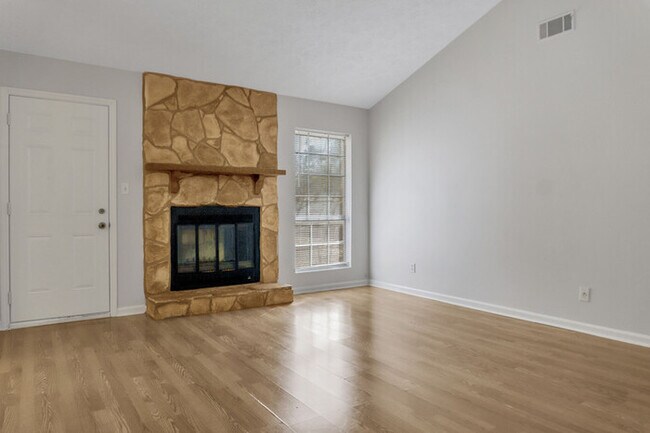 Foto del edificio - 207 Whittington Dr