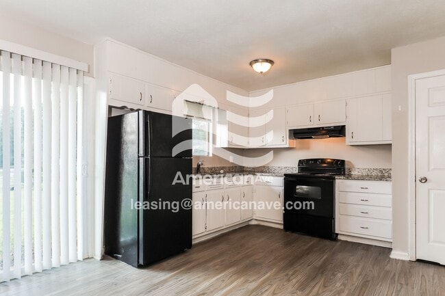 Foto del edificio - 229 W Canterbury Dr
