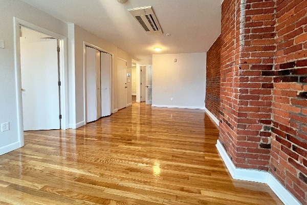 Building Photo - 155 Broadway