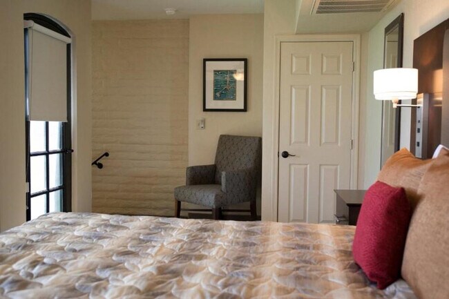 Foto del edificio - 6302 E Camelback Rd