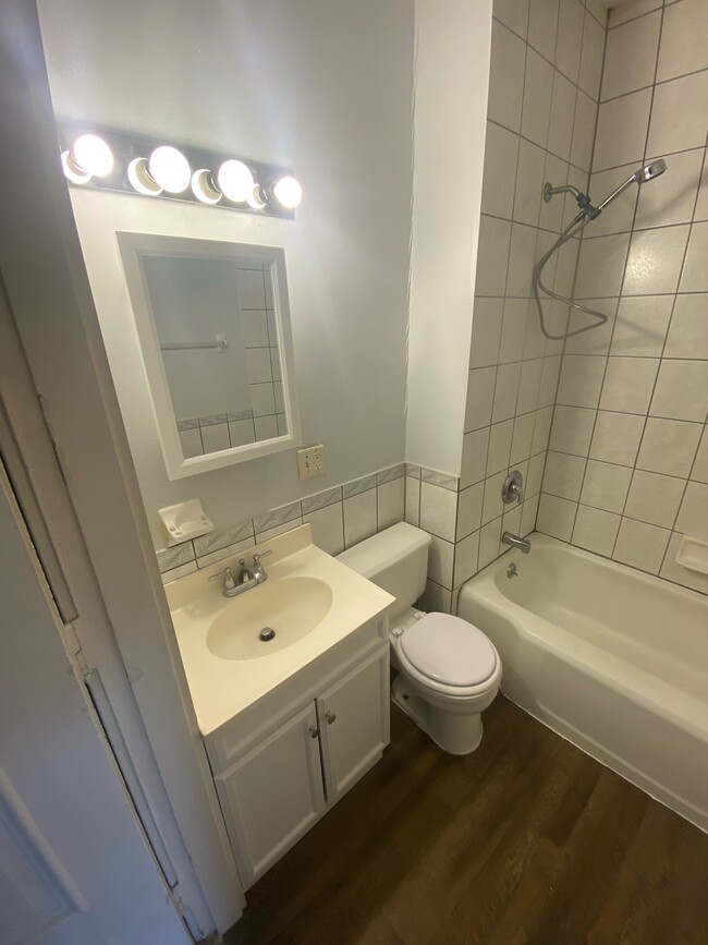 Bathroom - 1611 52nd St