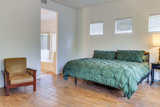 Building Photo - 878 Loma Pinon Loop
