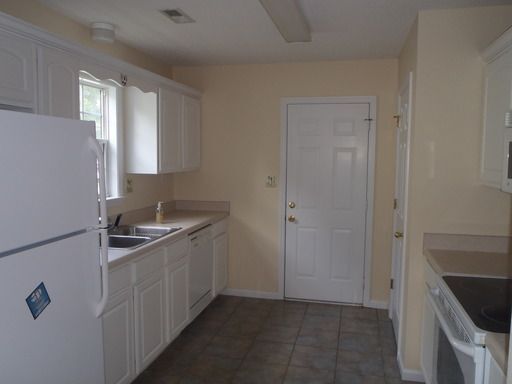Building Photo - 509 Blackberry Ct