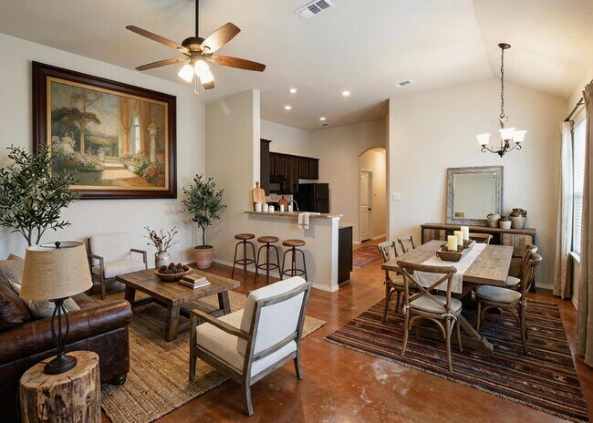 Foto del edificio - 3 Bedroom Duplex with Stained Concrete Floors and Greenbelt Views!