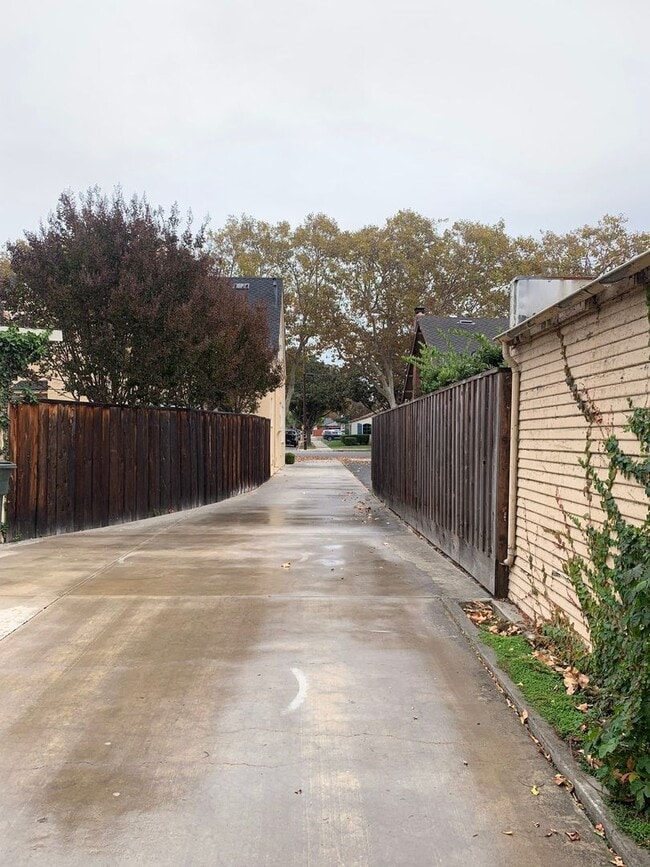 Foto del edificio - 1 Bedroom Casita Near Downtown Hollister