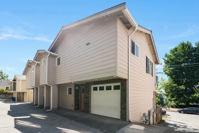 Building Photo - 4316 Greenwood Ave N