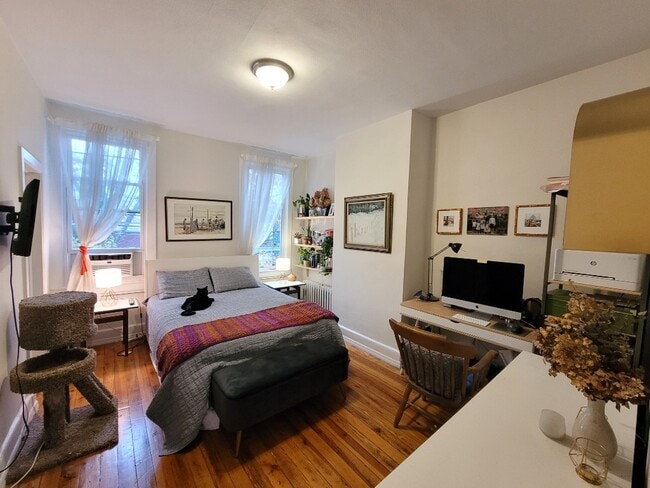 Building Photo - NEWLY RENOVATED==> 2BED + HOME OFFICE ==> ...