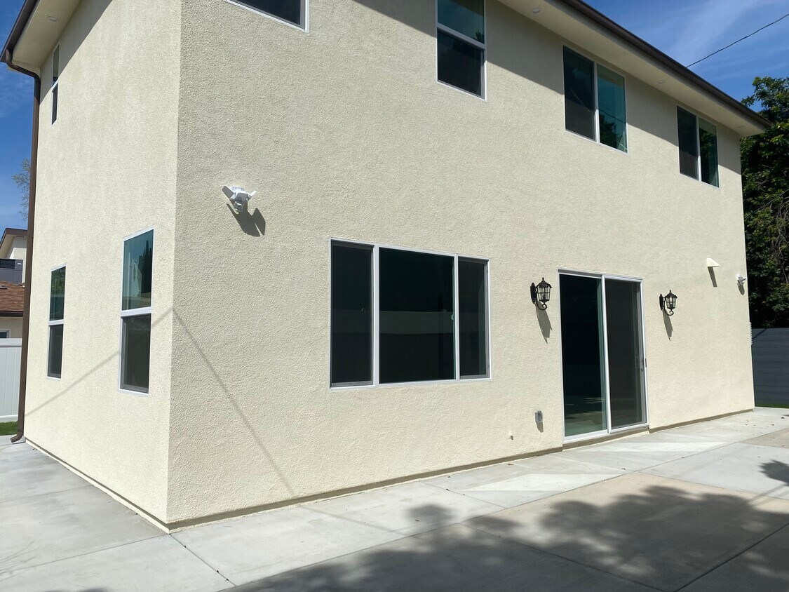 6926 Encino Ave, Van Nuys, CA 91406 House Rental in Van Nuys, CA