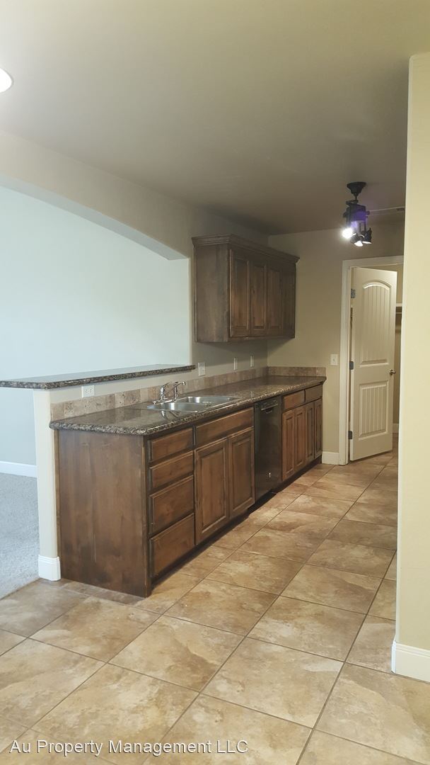 Building Photo - 3 br, 2 bath House - 9310 ORRY AVE.