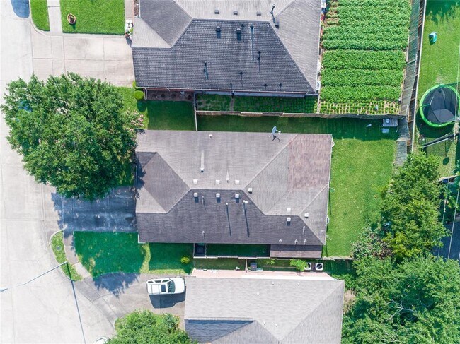 Foto del edificio - 13138 Woodvine Trail