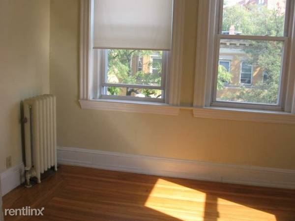 Building Photo - 11 Roxana St