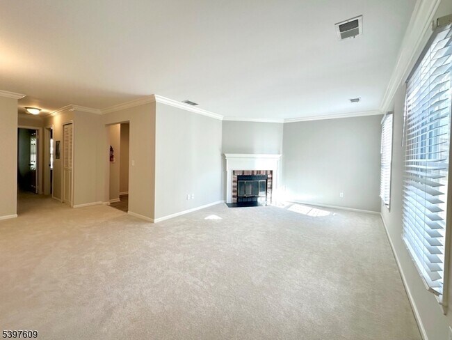 Foto del edificio - 188 Jamestown Rd