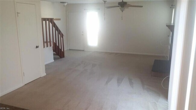 Foto del edificio - 208 Henwick Ct