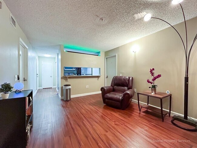Foto del edificio - 3921 SW 34th St