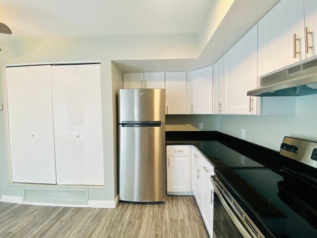Foto del edificio - 335 S Railroad Ave