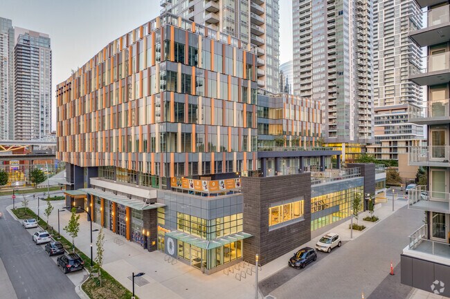 Photo du bâtiment - Sun Towers Metrotown