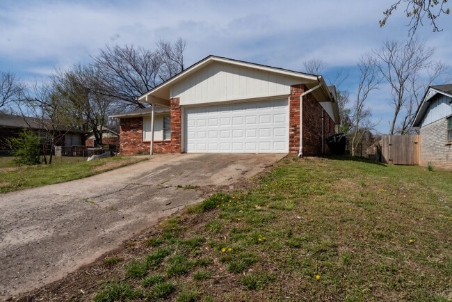 Building Photo - 3 Bed 1 Bath Sand Springs