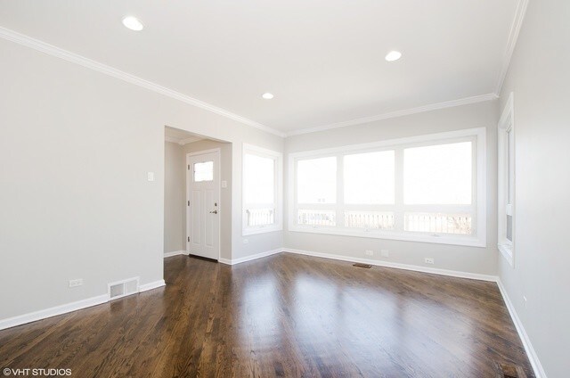 Building Photo - 3421 N Narragansett Ave
