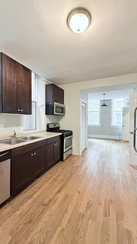 Foto principal - 2104 S Washtenaw Ave.