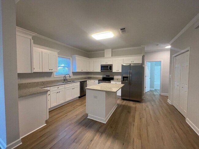 Foto del edificio - NEW CONSTRUCTION! Available August 10TH, 2026! 1/2 Off Deposit!