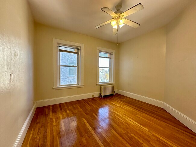 Building Photo - 1515 Beacon St