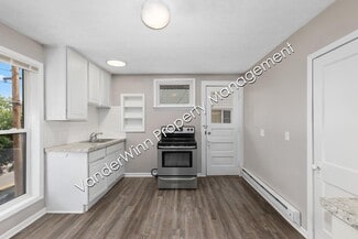Building Photo - 740 Kellogg St SE