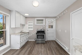 Building Photo - 470 Kellogg St SE