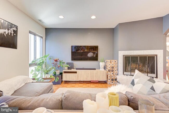 Foto del edificio - 11621 Newbridge Ct