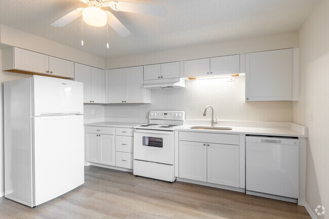 2HAB, 1BA - 825 ft² - Cocina - Fairway Village Apartments
