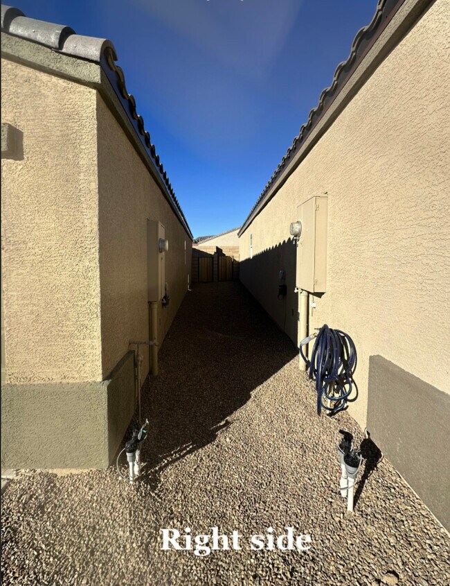 Building Photo - 1211 Riverwalk Dr
