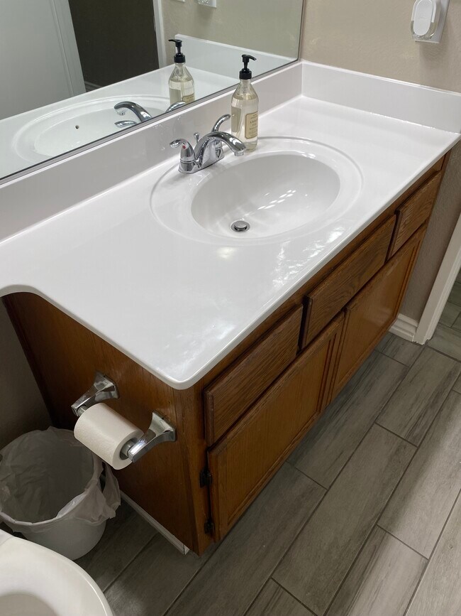 Foto del edificio - 26337 Dracaea Ave