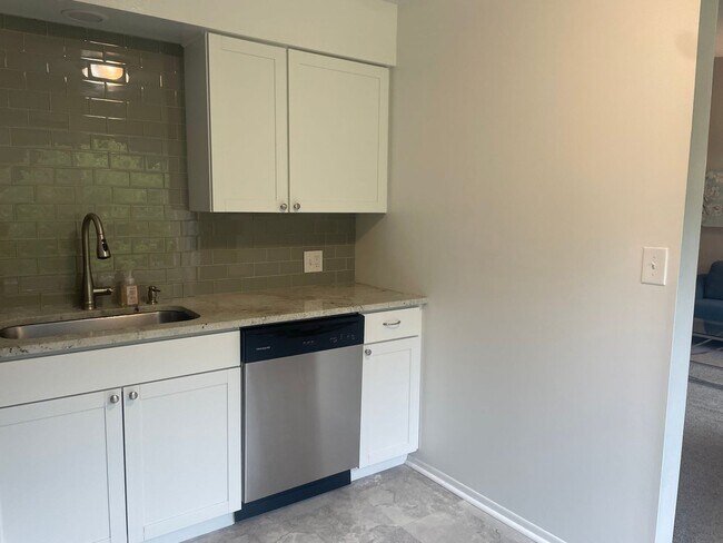 Building Photo - 3236 Bolgos Cir