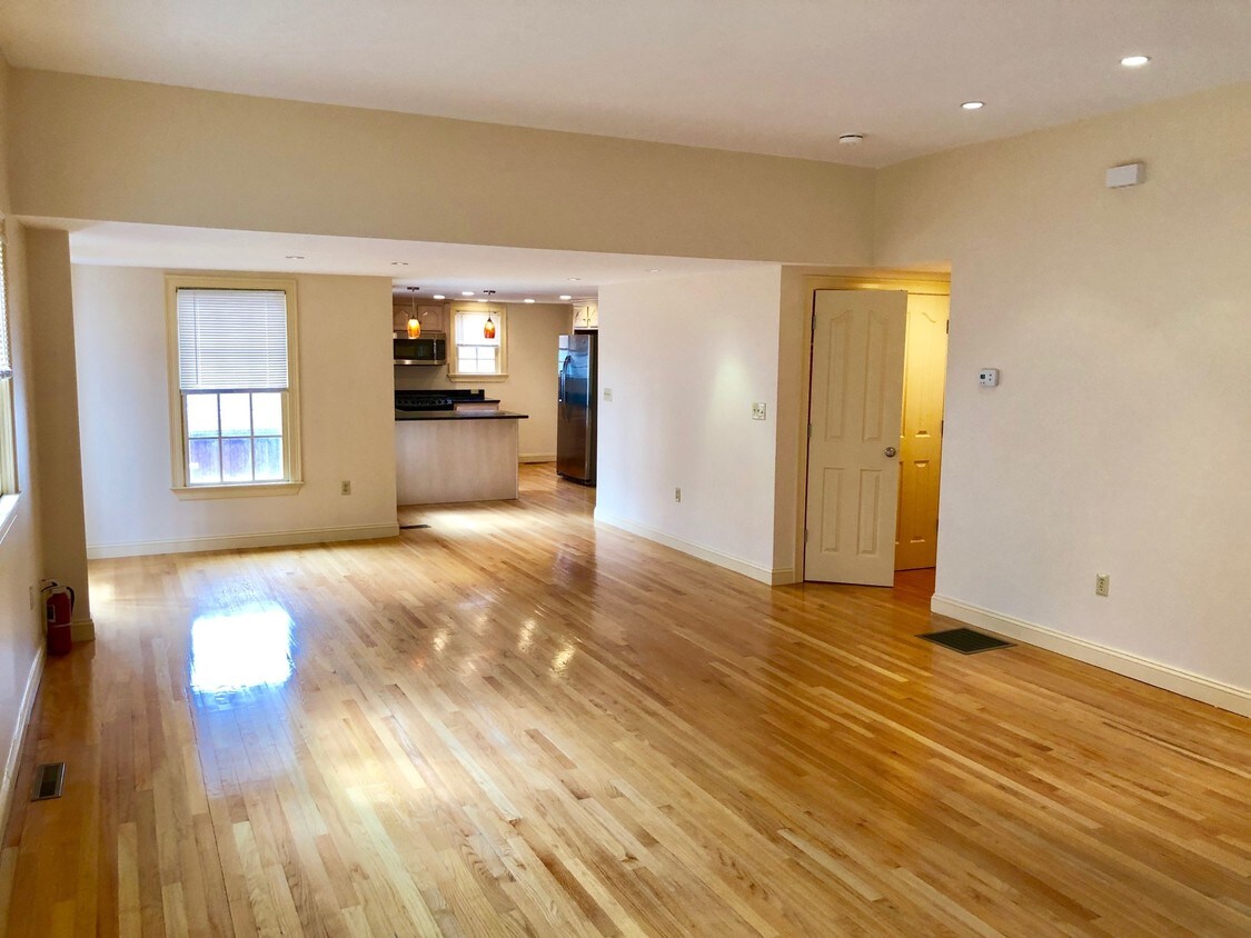 59 Charles St, Newton, MA 02461 59 Charles St Newton, MA Apartments