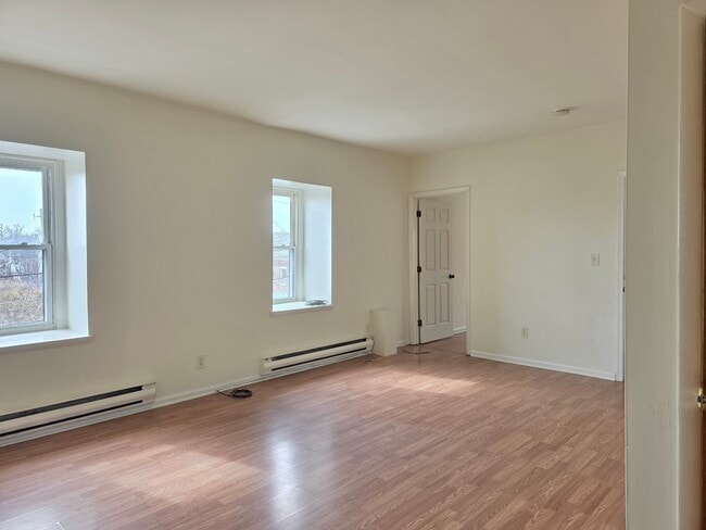 Photo - 100 N Franklin St Apartment