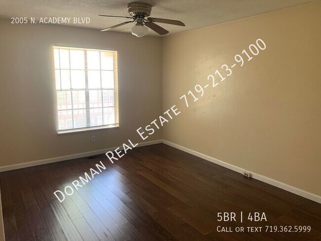 Foto del edificio - Townhouse with Plenty of room