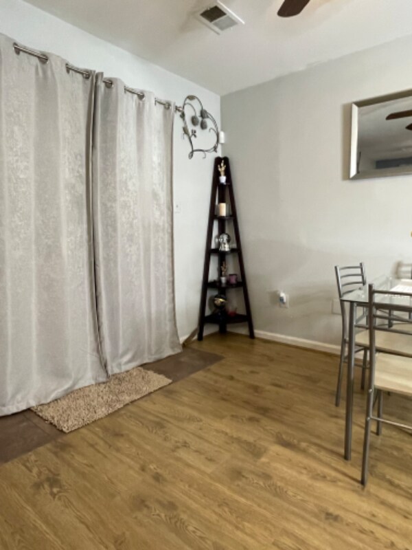 Building Photo - 8259 Cedar Landing Ct