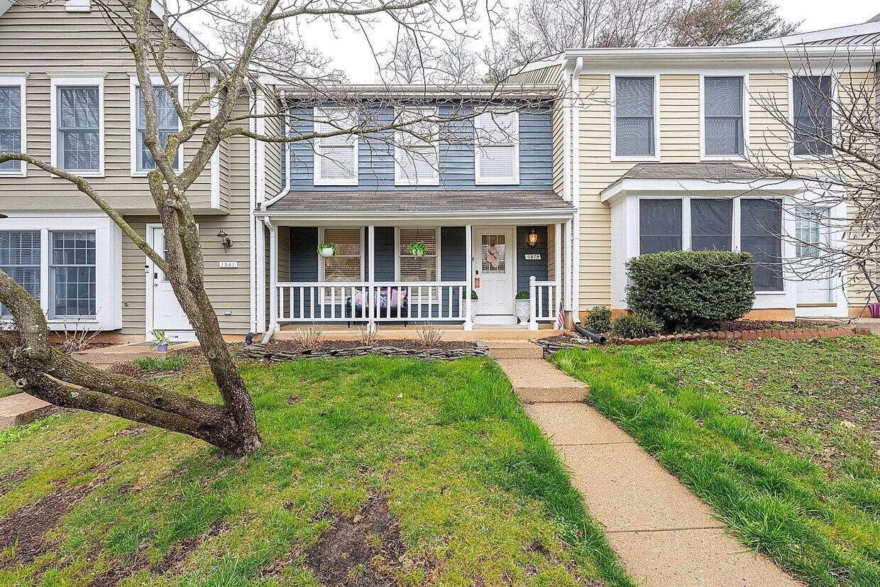 Primary Photo - 1579 Poplar Grove Dr
