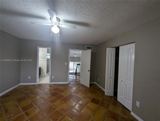 Building Photo - 6902 SW 114th Ave
