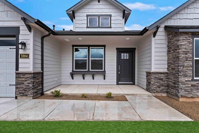 Building Photo - 5904 Lekeitio Dr
