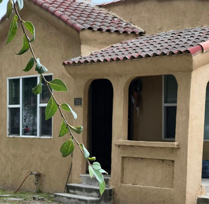 Photo - 7826 La Salle Avenue