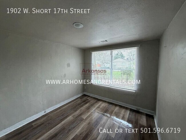 Foto del edificio - 1902 W Short 17th St