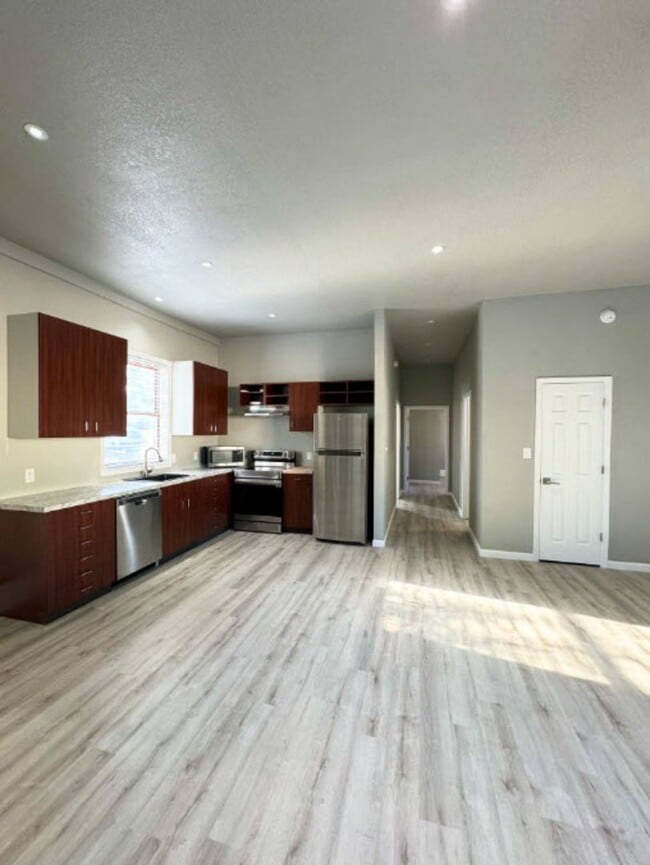 Foto del edificio - Charming Newly Renovated 3 Bedroom, 2 Bath...