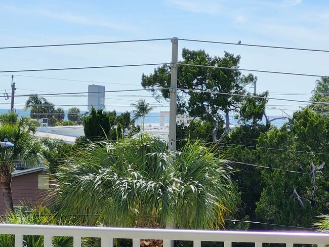 Gulf view - 300 64th Ave